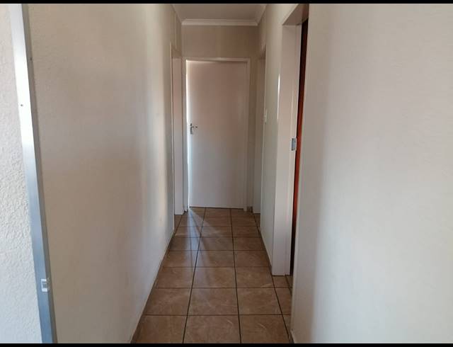 3 BEDROOM HOUSE FOR SALE IN WATERKLOOF HILL ESTATE